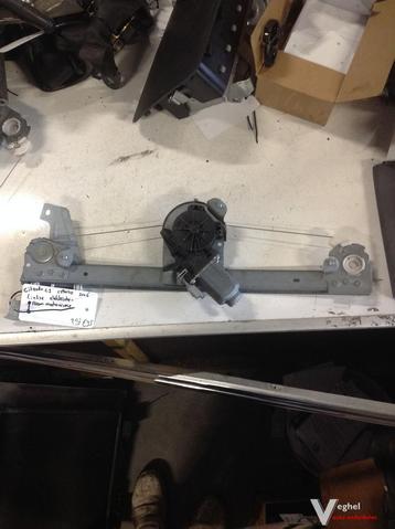 Citroen C1 2006 Wagennr 2500040  Elektr Raammechanisme Links beschikbaar voor biedingen