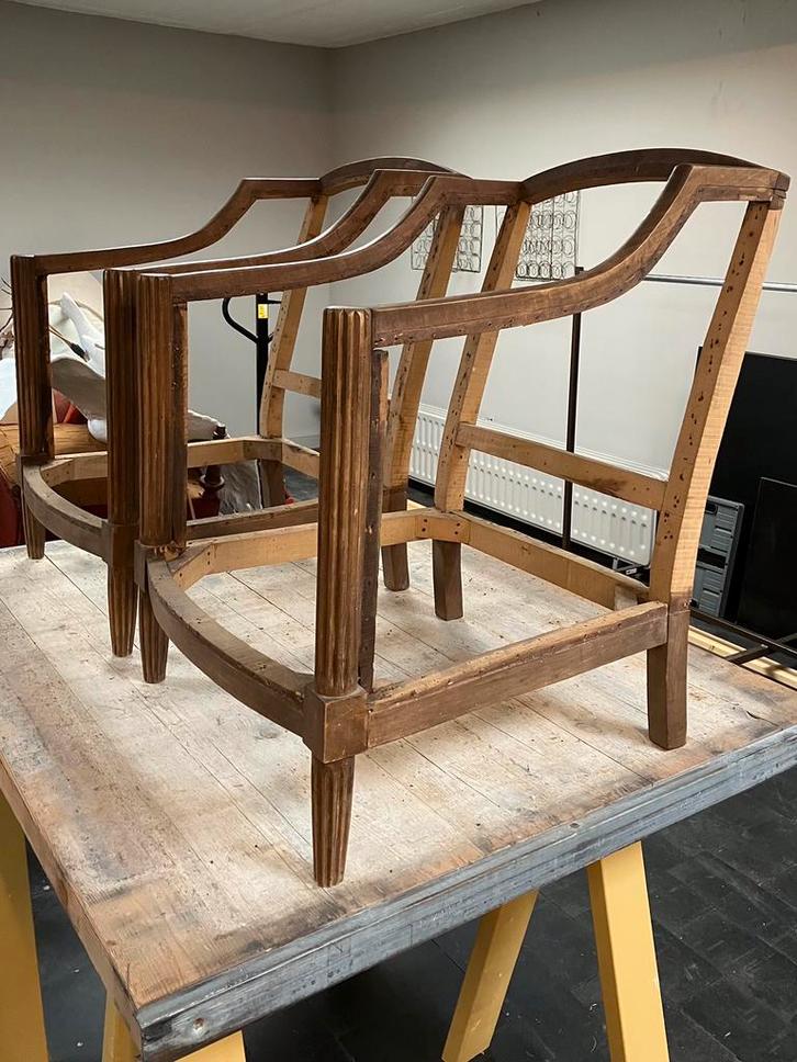 Twee ontmantelde Louis XVI fauteuils, Antiek en Kunst, Antiek | Meubels | Stoelen en Sofa's, Ophalen