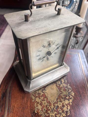 Pendule d’officier beschikbaar voor biedingen