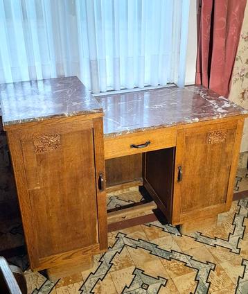 Antiek houten schrijftafel beschikbaar voor biedingen