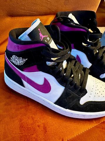Air Jordan mid magenta 38.5 beschikbaar voor biedingen