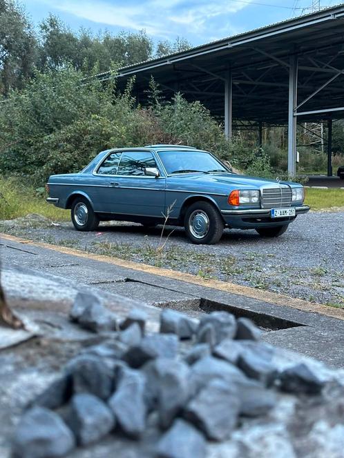 Mercedes w123 coupe 280c #silverblue 7500€, Autos, Mercedes-Benz, Particulier, Enlèvement