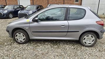 Peugeot 206  1100 benzine met keuring beschikbaar voor biedingen