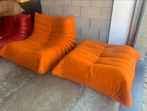 Fauteuil en voetenbank Togo Ligne Roset, Huis en Inrichting, Zetels | Zetels en Chaises Longues, Zo goed als nieuw, Eenpersoons