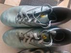 2 paar voetbalschoenen, Sport en Fitness, Voetbal, Ophalen, Zo goed als nieuw