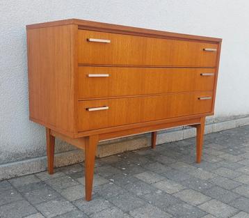 Deens Vintage ladenkast  in teakfineer  beschikbaar voor biedingen