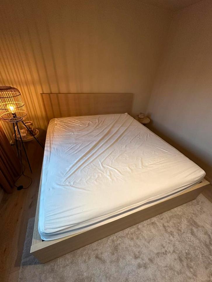 Malm Bed Ikea 180x200, Huis en Inrichting, Slaapkamer | Bedden, Zo goed als nieuw, Tweepersoons, 180 cm, 200 cm, Hout, Overige kleuren