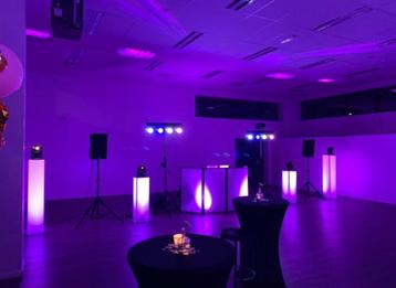 Lichtzuilen  beschikbaar voor biedingen