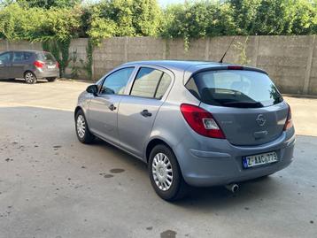 Opel Corsa 1.2 benzine 2010 met alleen 68000km!!*airco*5deur beschikbaar voor biedingen