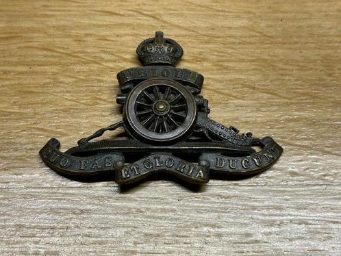 WWII cap badge anglais  "Royal Artillery", Verzamelen, Militaria | Tweede Wereldoorlog, Overige soorten, Overige typen, Ophalen of Verzenden