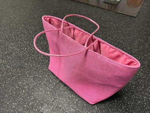 Fuchsiaroze strandtas in nieuwstaat, Handtassen en Accessoires, Tassen | Damestassen, Zo goed als nieuw, Overige typen, Overige kleuren