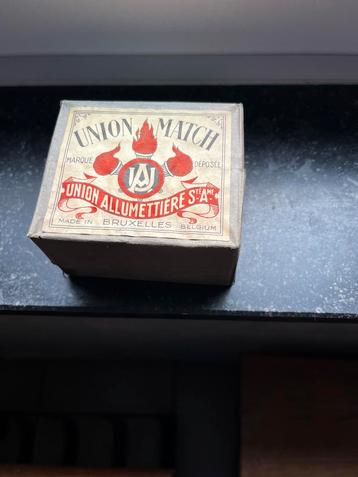 Oude lucifers beschikbaar voor biedingen