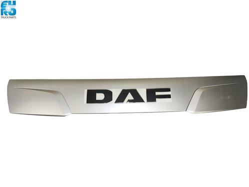 DAF XF 106 MOTORKAP PLAAT FACELIF 2017 MET APARTE LOGOSTICKE, Autos : Pièces & Accessoires, Pièces camion, DAF, Carrosserie et Tôlerie