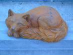 beeld van een slapende vos in roestig gepatineerd gietijzer., Tuin en Terras, Tuinbeelden, Nieuw, Ophalen of Verzenden, Metaal