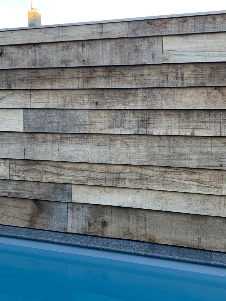 Te koop Mahoniehout voor schutting, gevel of tiny house, Tuin en Terras, Ophalen, Zo goed als nieuw