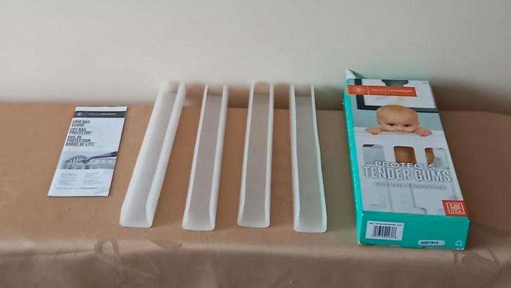 Protects tender gums rail protects., Kinderen en Baby's, Kinderkamer | Bedden, Zo goed als nieuw, Ophalen