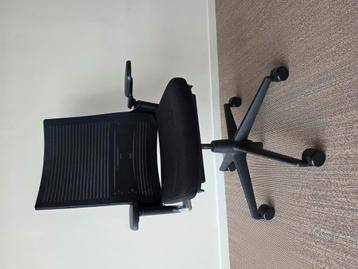 Ahrend ergonomische bureaustoelen beschikbaar voor biedingen