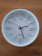 Horloge murale blanche Salt & Pepper de 40 cm de diamètre, Maison & Meubles, Accessoires pour la Maison | Horloges, Comme neuf