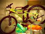 Vélo jaune fluo ,taille S,état impeccable marque rockraider, Fietsen en Brommers, Fietsen | Mountainbikes en ATB, Fully, Zo goed als nieuw