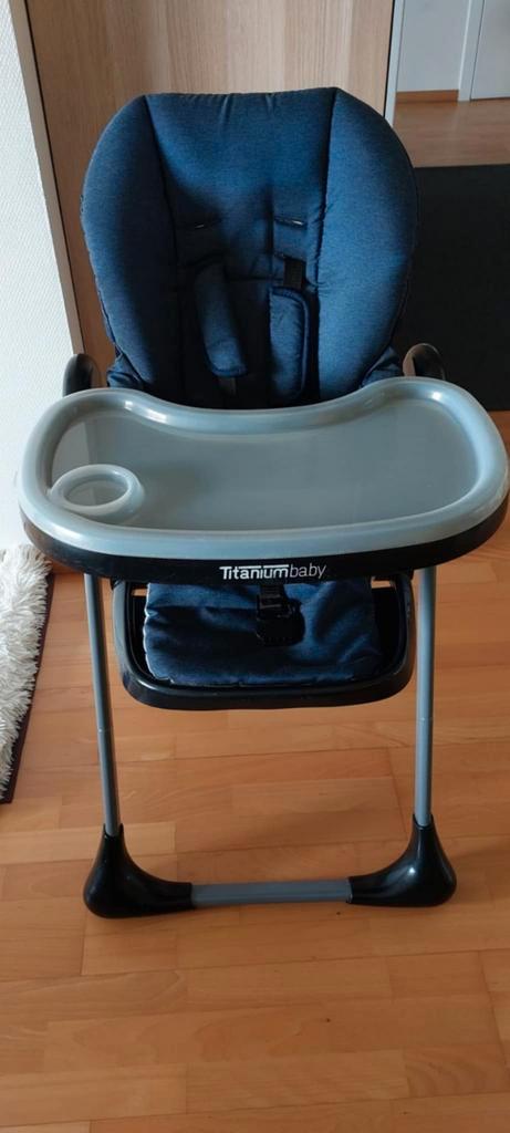 Kinderstoel titanium baby, Kinderen en Baby's, Kinderstoelen, Gebruikt, Meegroeistoel, Aanschuifbaar, Afneembaar eetblad, Gordel(s)