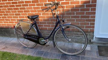 Damesfiets beschikbaar voor biedingen