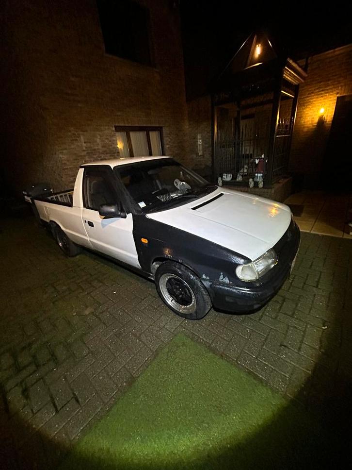 Skoda filicia pick up leuke auto wel werk aan, Autos, Skoda, Felicia, Diesel, 2 portes, Boîte manuelle, Traction avant, Enlèvement