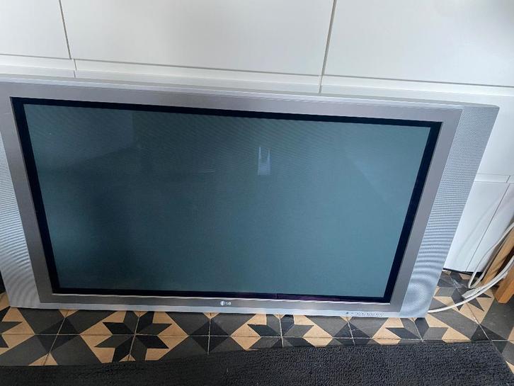 LG plasma TV 42px2rva 42 inch met ophangsysteem, Audio, Tv en Foto, Televisies, Gebruikt, 40 tot 60 cm, LG, Ophalen