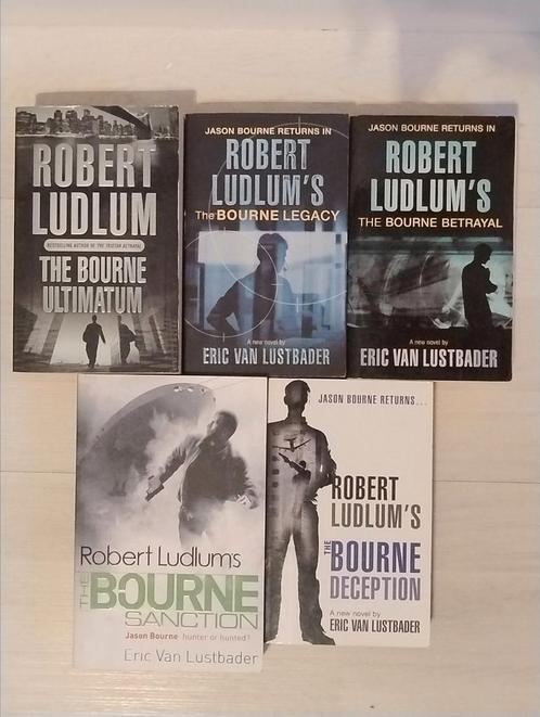 5 boeken uit de Jason Bourne Reeks (engelstalig), Boeken, Thrillers, Zo goed als nieuw, Ophalen of Verzenden
