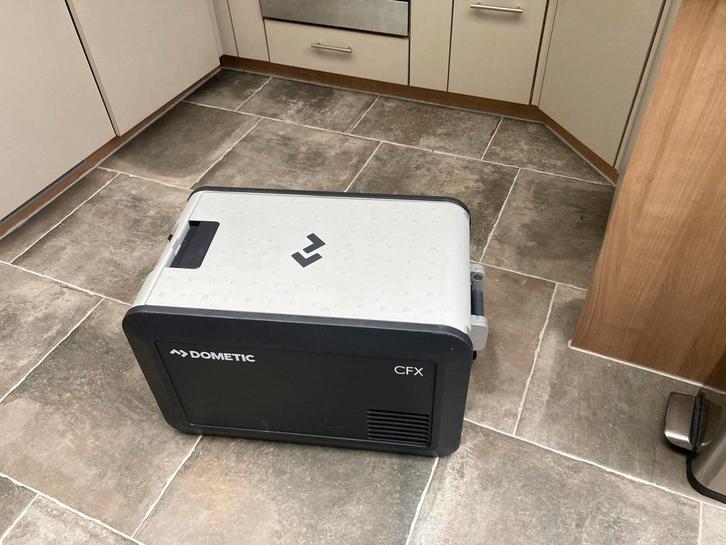 Dometic cfx 335, Caravans en Kamperen, Koelboxen, Zo goed als nieuw, Koelbox, Ophalen