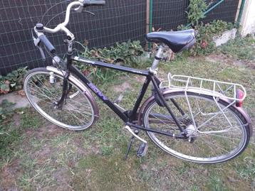 Mannenfiets beschikbaar voor biedingen
