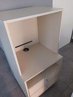 Crèmkleurige kast op wielen te koop., Ophalen, Zo goed als nieuw