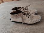 Leather shoes by the brand Tod's maat 38, Kleding | Dames, Ophalen of Verzenden, Zo goed als nieuw