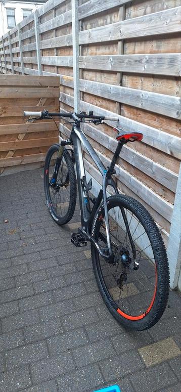 Cube mountainbike beschikbaar voor biedingen