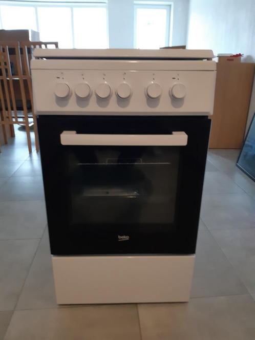 Beko FSS56006W elektrisch fornuis te koop 100 euro, Elektronische apparatuur, Fornuizen, Nieuw, Tussenbouw, Elektrisch, 5 kookzones of meer