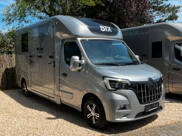 STX  paardencamionette 2023!!!nieuwstaat!!! beschikbaar voor biedingen