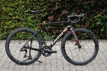 Argon 18 Sum Pro (2025), vélo aérodynamique à disque, Neuf, Giant, Enlèvement, 53 à 57 cm