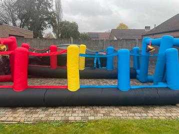 Oplaadbaar voetbal veld beschikbaar voor biedingen