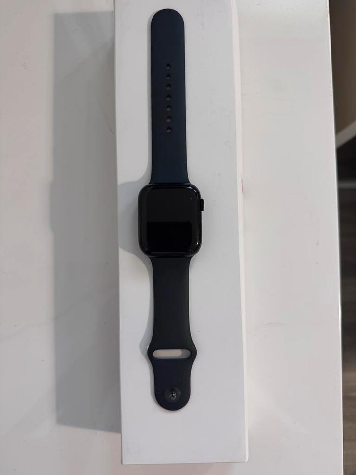 Apple Watch Series 7 (41 mm) staat in de showroom, Handtassen en Accessoires, Smartwatches, Ophalen of Verzenden