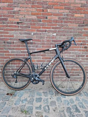 Cube Attain Carbon maat 56 cm  beschikbaar voor biedingen