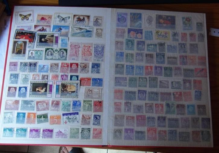 Postzegelalbum A4 (19) veel thema en wereldwijd, Postzegels en Munten, Postzegels | Volle albums en Verzamelingen, Ophalen of Verzenden