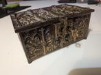 Coffret a bijoux néo-gothique en bronze, Handtassen en Accessoires, Antieke sieraden, Ophalen, Brons, Overige typen