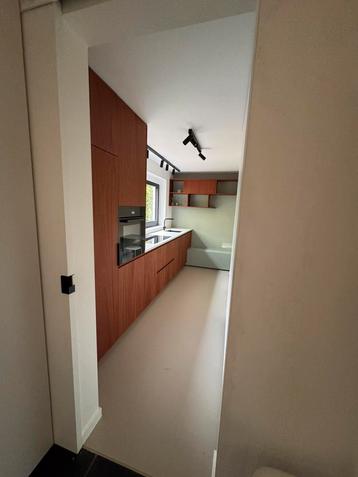 Zeer recente maatkeuken, weg wegens afbraak woning beschikbaar voor biedingen