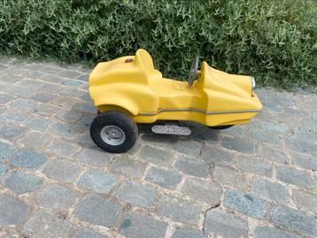 Leuke vintage kinderauto van kermismolen beschikbaar voor biedingen