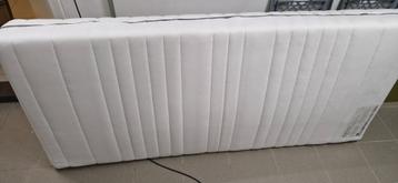 Matras voor eenpersoonsbed in goede staat beschikbaar voor biedingen