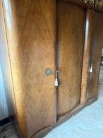 Vintage kleerkast, Enlèvement