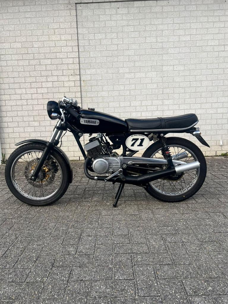 Yamaha rd125 twin restomod by barnbuiltbikes, Motoren, Motoren | Yamaha, Bedrijf, Sport, 11 kW of minder, 2 cilinders, Minimaal motorrijbewijs A1