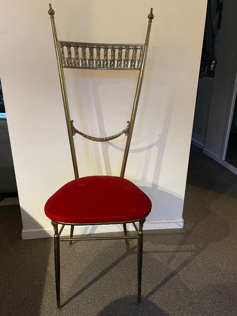 Biechtstoel van geel koper, Ophalen