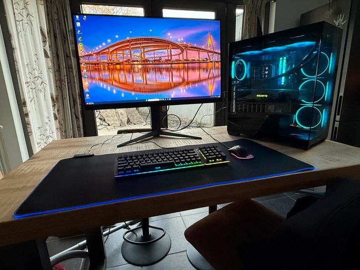 Gaming pc ryzen 7 9800x3d-32gb-rx7900xtx-32 inch qhd 180hz, Computers en Software, Desktop Pc's, Zo goed als nieuw, SSD, Gaming