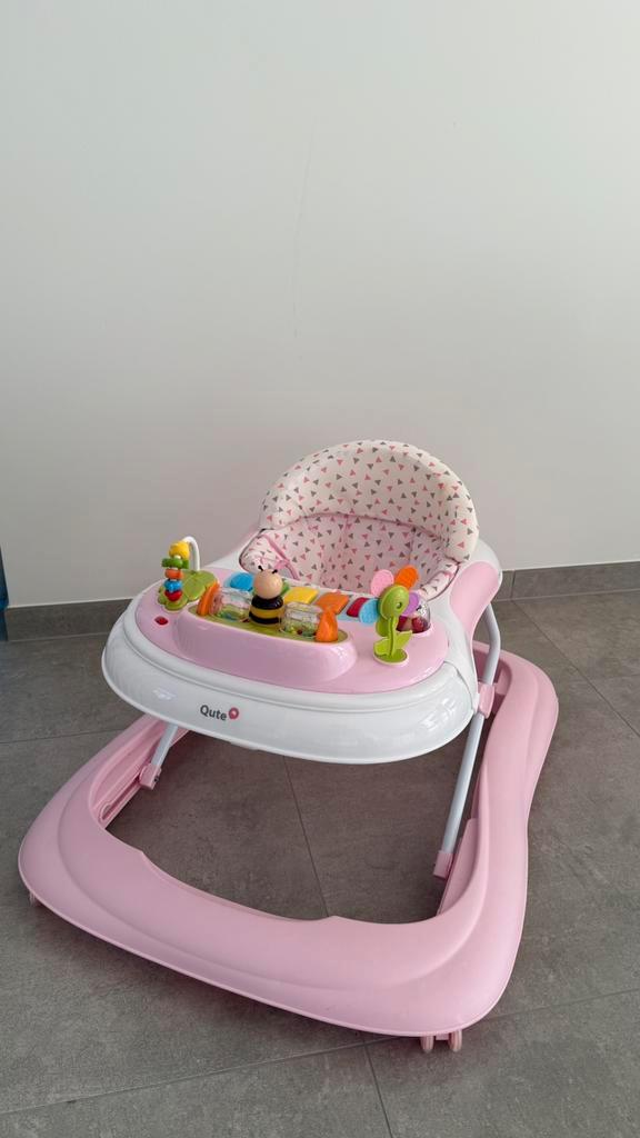 Qute Cooper Loopstoel Roze, Enfants & Bébés, Relax bébé, Comme neuf, Réglable, Enlèvement