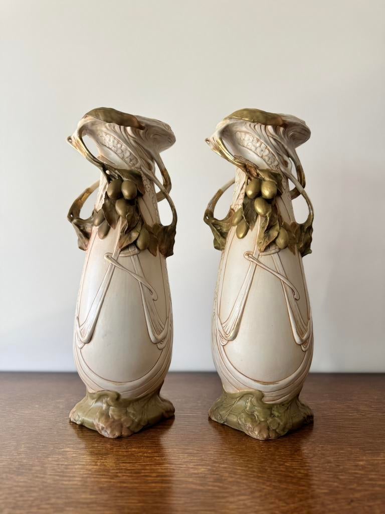 Twee vazen Royal Dux, Ophalen, Zo goed als nieuw